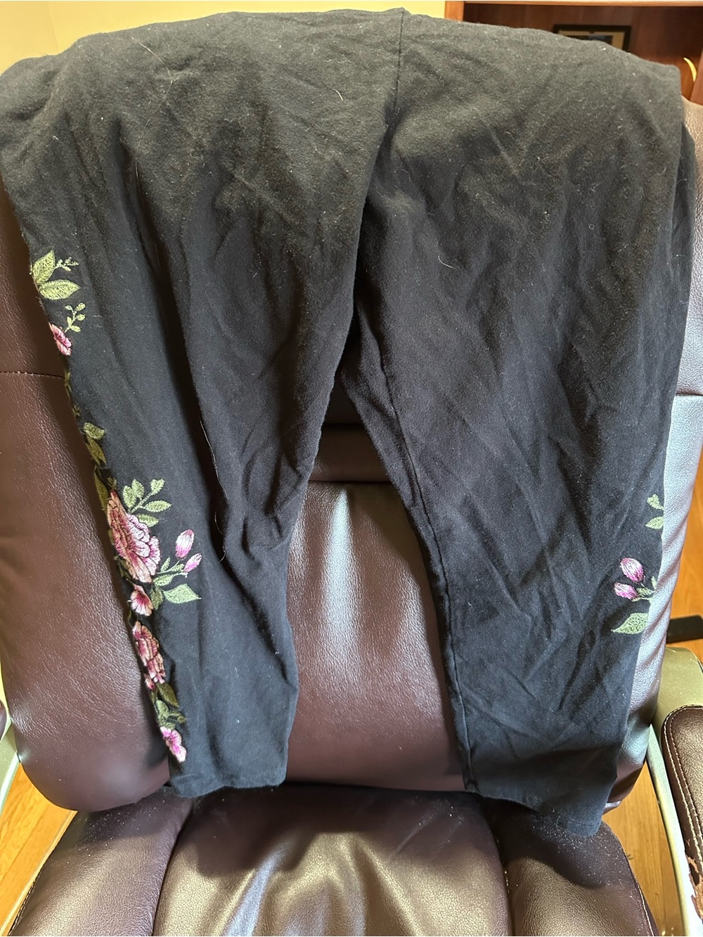 Torrid Capri Leggings with Pink Floral Embroidery